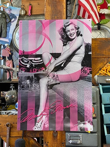 もはや店長すら迷子になるアメ雑ジャングル,マリリン・モンローグッズ