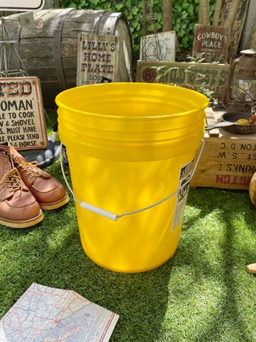 米国リークタイト社　5ガロン　バケツ　MADE IN U.S.A.　（イエロー）　※フタは別売|ガレージ演出グッズ/道具/工具|男の秘密基地作りに！ガレージング雑貨