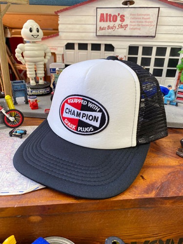 チャンピオン　メッシュキャップ　帽子色＝ホワイト×ブラック|アパレル/キャップ/ジャケット|男の秘密基地作りに！ガレージング雑貨