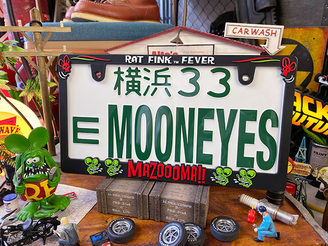 2枚　リトルツリー　ライセンスプレート　ナンバープレート　アメリカ雑貨　USDM　　ローライダー　ラットフィンク　ムーンアイズ　北米仕様　ブラックアイス　ガレージ　インテリア　飾り　事務所　倉庫　玄関　ダッシュボード USED品 カリフォルニア ナンバープレート ブラック 全3種 60年代