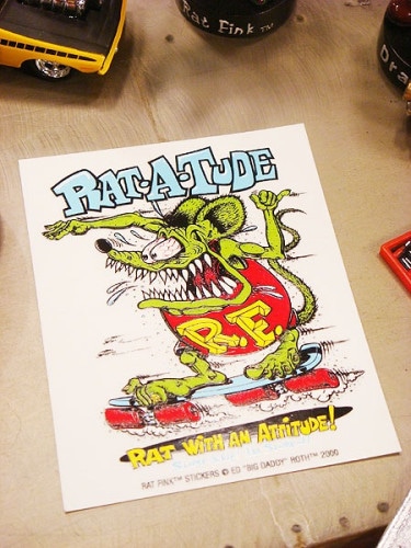 ラットフィンク　モンスターステッカー　FROM USA　（RAT.A.TUDE）|ラットフィンクグッズ|男の秘密基地作りに！ガレージング雑貨
