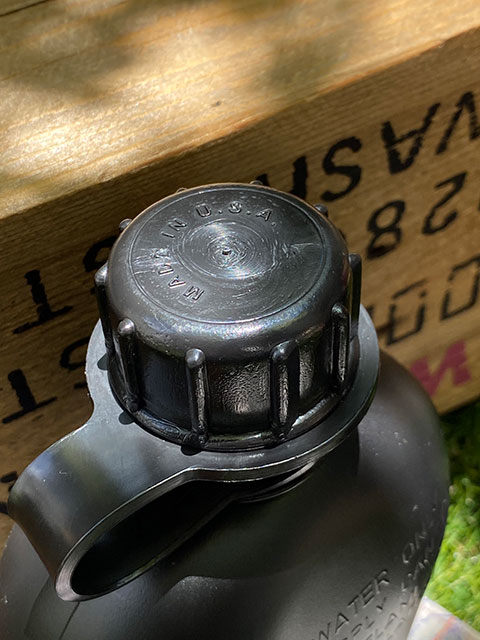 HAYES ヘイズ 1QTカンティーン950mlとバックパッカーカンティーン