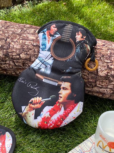 希少美品　Fender Elvis Presley Kingman ケース付き エルヴィス・プレスリー ギターミトン＆鍋敷き 2点セットの通販・販売