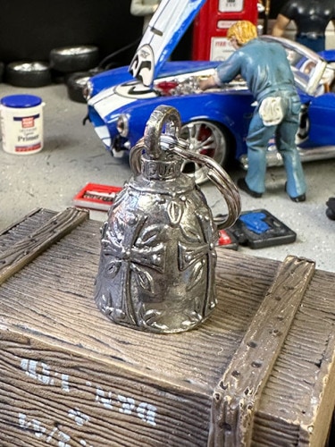 アメリカのバイカーのお守り　ガーディアンベル　（クロス）　MADE IN U.S.A.|キーホルダー/ガーディアンベル|男の秘密基地作りに！ガレージング雑貨