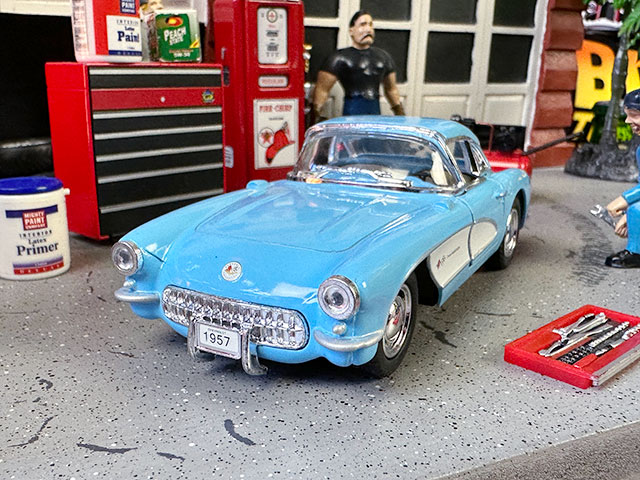 1957年 シボレー コルベット ダイキャストミニカー 1/34スケール