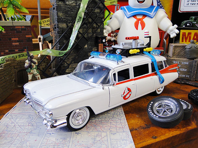 映画 ゴーストバスターズ ECTO-1 ダイキャストミニカー 1/24スケールの