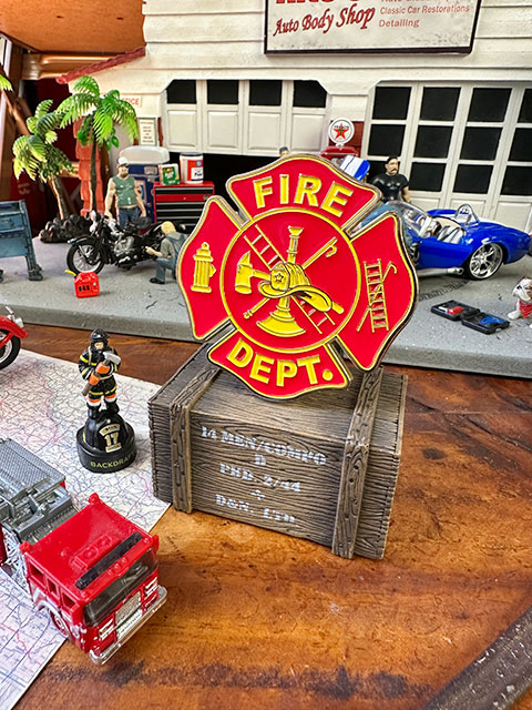 未使用　美品　AAバッジ　グリルバッジ （フィッティング金具付き）