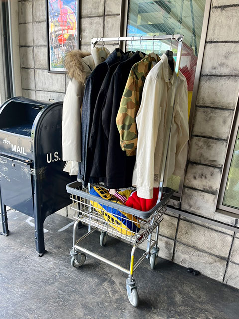 R&B ワイヤープロダクツ社 アメリカの業務用ランドリーカート （ダブル