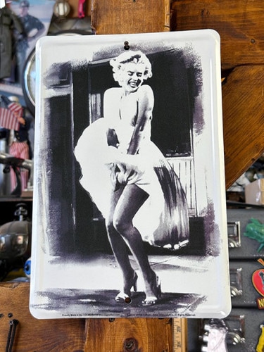 マリリン・モンロー　ミニブリキ看板　（7年の浮気）|有名人/映画スター/テレビ俳優|ボクらの原点そして永遠！ブリキ看板