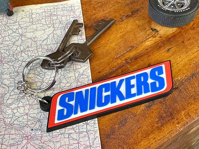 スニッカーズ ラバーキーホルダーの通販・販売 | アメリカ雑貨のテーマ