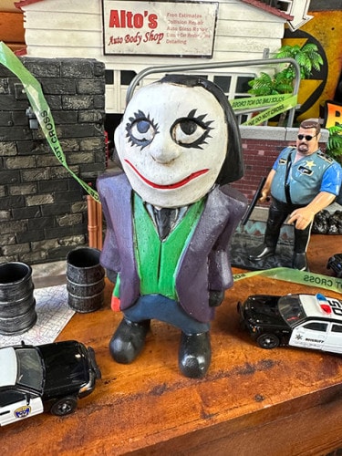 そんなつもりのジョーカー　木彫り人形　大きいサイズ|映画関連グッズ|もはや店長すら迷子になるアメ雑ジャングル