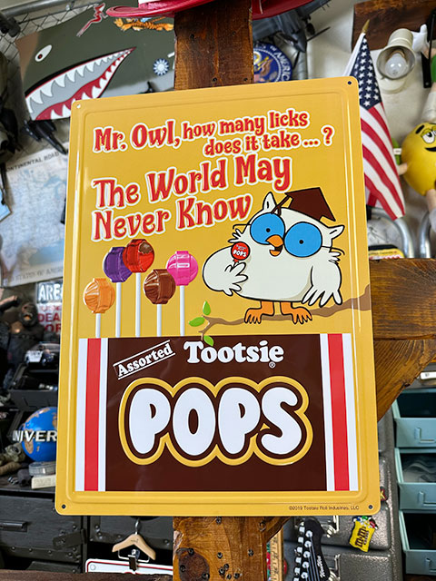 トッツィロール エンボスティンサイン （The World May Never Know）の 