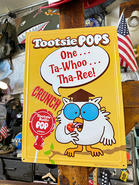 トッツィロール エンボスティンサイン （One Ta-Whoo Tha-Ree!）の通販