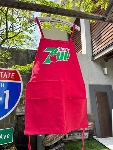 7UP　セブンアップ　エプロン　（レッド）|ドリンク系カンパニーグッズ|カンパニーグッズ