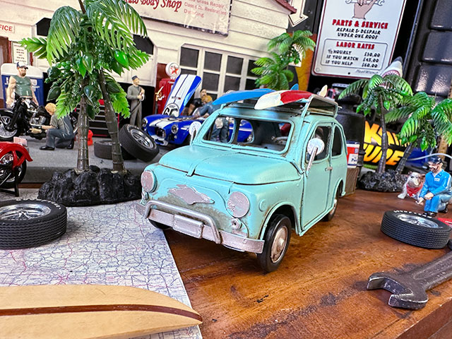 サーフ仕様フィアット500 チンクエチェント ブリキオブジェ （ライト