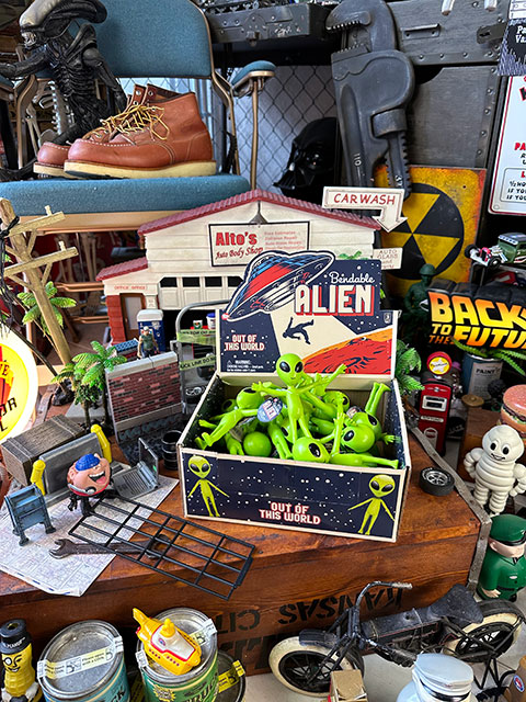 【 雑貨 】 エイリアン Deadstock] エイリアン👽👽key chain➰🛸 | garden730