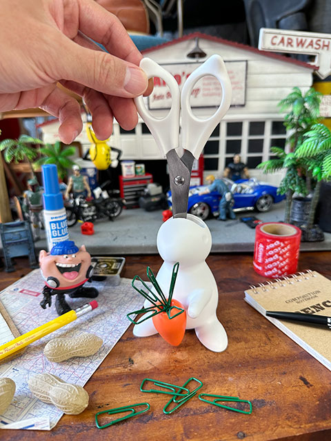 QUALY クオリー デスクバニー シザーズ＆クリップホルダー （ホワイト