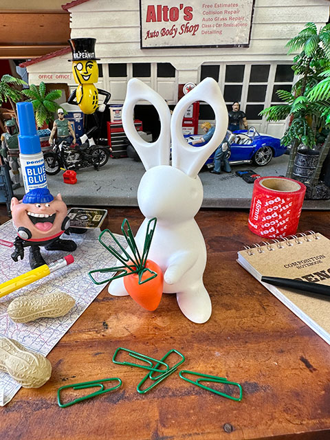 QUALY クオリー デスクバニー シザーズ＆クリップホルダー （ホワイト