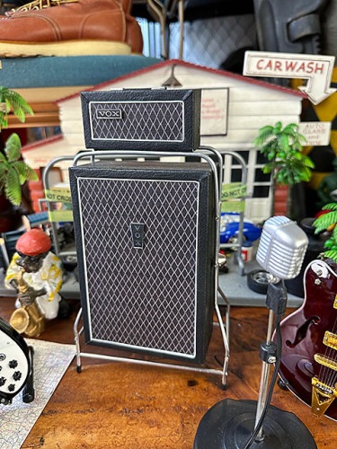 VOX　ヴォックス　スーパービートル　オフィシャルライセンス　ギターアンプ　ミニチュアレプリカ　アンプスタンド付属|海外ミュージシャングッズ/音楽関連グッズ|もはや店長すら迷子になるアメ雑ジャングル