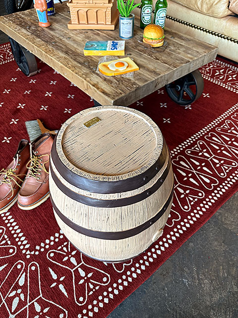 バーボン樽　チェアー Bourbon/Whiskey Barrel Adirondack Chair - Etsy 日本
