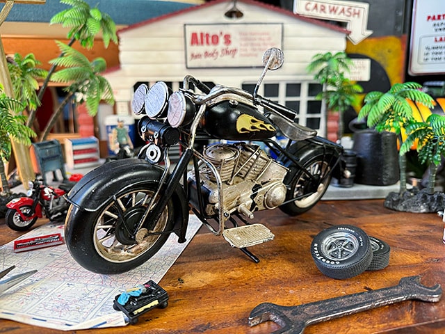 ハーレー ブリキオブジェ （フレイムスパターン/ブラック） バイクの