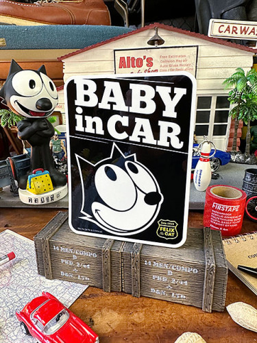 フィリックス　「赤ちゃん乗ってます」　ステッカー　（レクタングル）　BABY IN CAR|ステッカー|男の秘密基地作りに！ガレージング雑貨