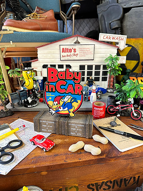 ウッディ・ウッドペッカー 「赤ちゃん乗ってます」ステッカー