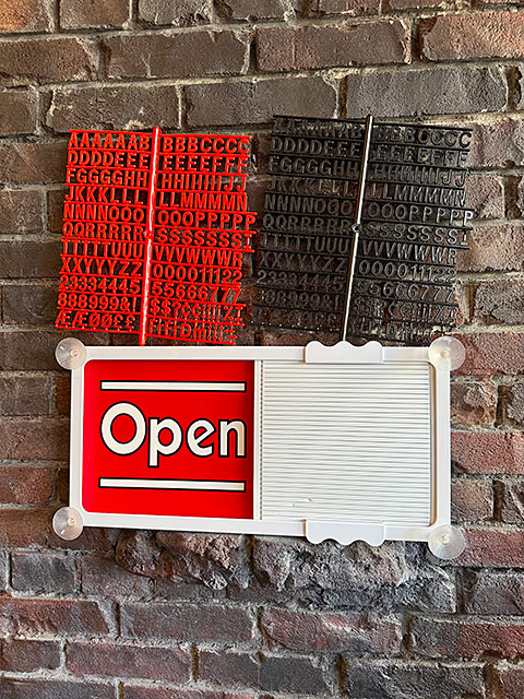 アメリカのショップで使われてるメニューボード オープン＆クローズ