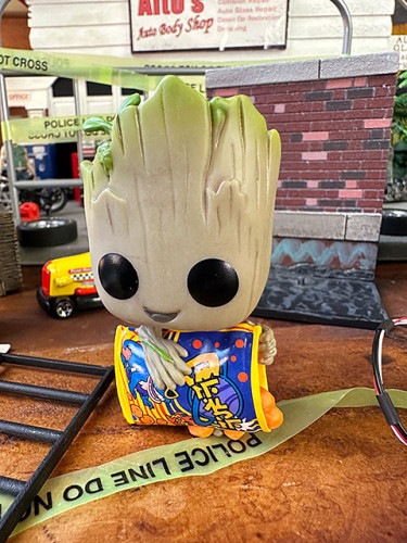 ファンコポップ　映画　ガーディアンズ・オブ・ギャラクシー　グルート　with　チーズパフ　フィギュア　FUNKO POP!　アイ　アム　グルート|アメコミ/マーベル/DCコミックス|もはや店長すら迷子