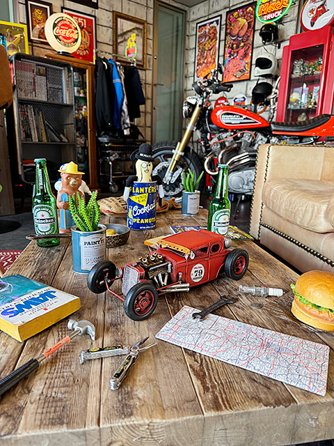 フォード モデルA ホットロッドカー ブリキオブジェ （レッド/No.79