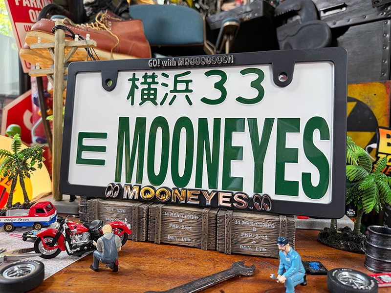 MOONEYES ムーンアイズ スキニー 3Dライセンスフレーム クロームロゴ