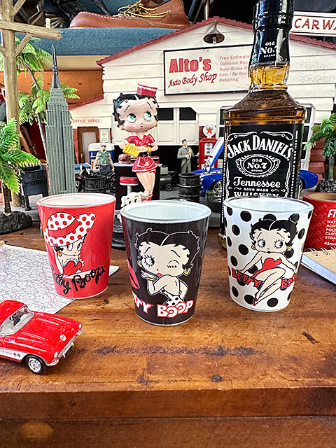 ベティ・ブープ ショットグラス 3本セット （レッド＆ブラック）の通販
