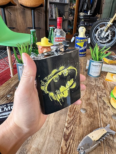 バットマン　グラフィティアート　フラスク|アメコミ/マーベル/DCコミックス|もはや店長すら迷子になるアメ雑ジャングル