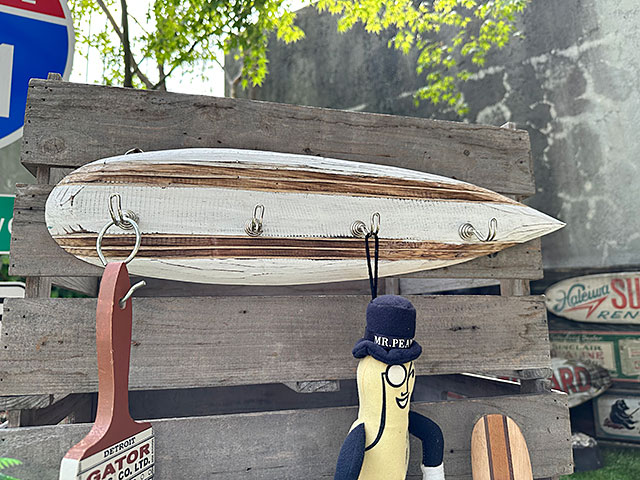 サーフボード ウッド製 フックボード （ホワイト/ブラウンライン）の