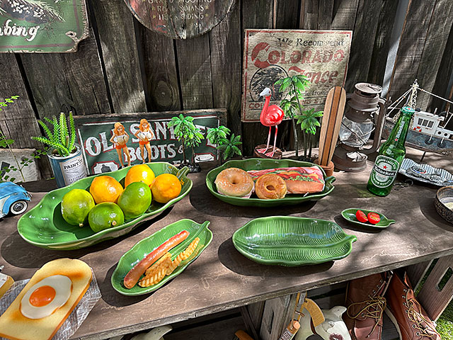 バナナリーフ トレイ お皿 （Mサイズ） 陶器製 ディッシュ 一人