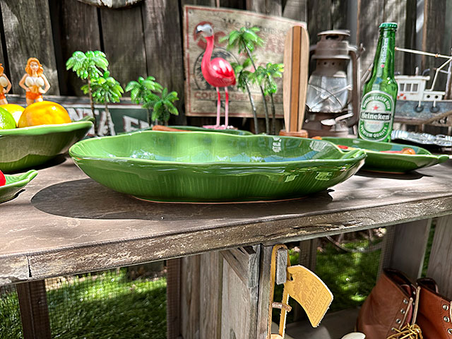 パームリーフ トレイ 陶器製ダリアと緑ボールセット