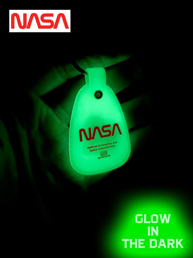 暗闇で光る！ 蓄光 NASA ウエスタンサドル オフィシャル キーホルダー