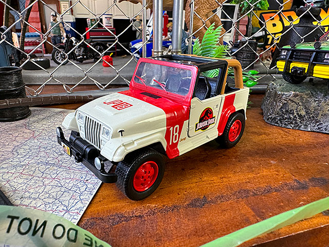 ジュラシックパーク 1/32 ミニカー2台セット ジープ＆フォード Jada 映画 ジュラシックパーク JPスタッフ ジープ ラングラー
