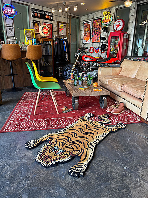 チベタン タイガーラグ （Mサイズ） 130cmX75cm 単品の通販・販売