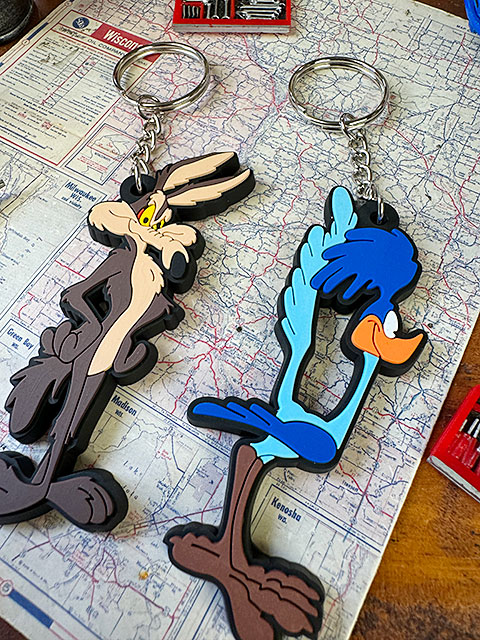 ロードランナー ＆ ワイリーコヨーテ ラバーキーホルダー （2個セット