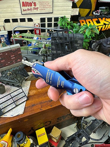 タックフォース　シャークボム　キーケース　（ブルー/U.S.ネイビー）　最大3本まで収納可能　栓抜き付き|ガレージ演出グッズ/道具/工具|男の秘密基地作りに！ガレージング雑貨