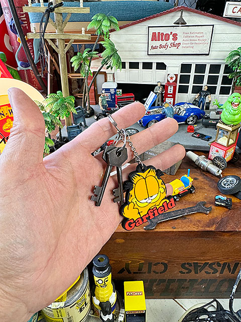 ガーフィールド ラバーキーホルダー （フェイス＆ロゴ）の通販・販売