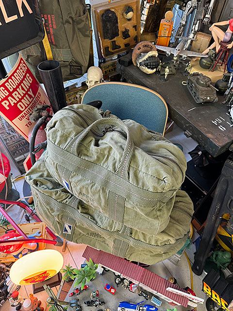 80年代　LUCKY STRIKE ボストンバッグ オリーブグリーン 80年代 LUCKY STRIKE ボストンバッグ オリーブグリーン