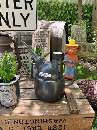 ポストジェネラル　モチーフ　オイル缶　ウォータリングジャグ　1.3L　（チャコールグレー）|ガーデニング用品|生活雑貨/キッチン雑貨