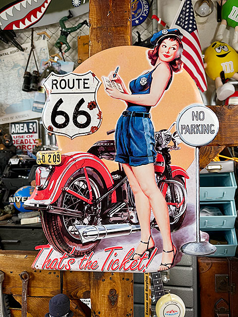 ポリスガール ピンナップガール エンボス ティンサインの通販・販売