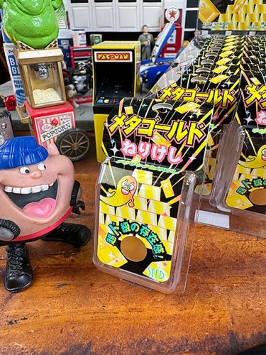 超ド級の存在感！　メタゴールド　ねりけし|文房具/ボールペン/フォトフレーム|もはや店長すら迷子になるアメ雑ジャングル