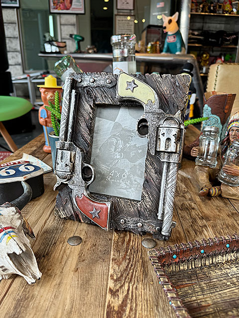 ダブルガン フォトフレーム ウエスタン 写真立ての通販・販売