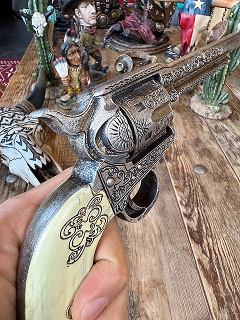 リボルバー ブラック/ブラウン 弾丸5個付き クラウンモデル S&W M586 4インチ ブラック 10才以上用エア