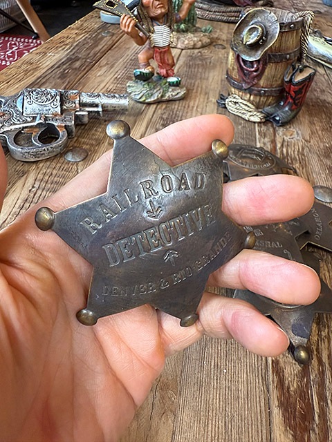 J*7様 ニュージャージー州　バーレントン郡 サージェントバッジ 楽天市場】トムとジェリー トレーディング刺繍缶バッジ TJ-5542539