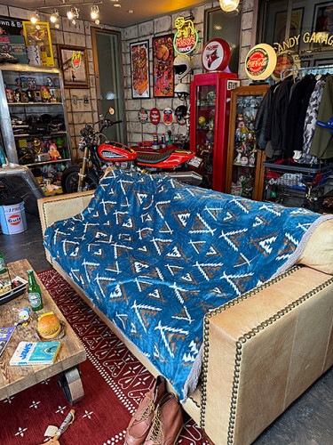 ネイティブパターン　フリースブランケット　XLサイズ　140cm×200cm　（ターコイズブルー）|ルームアイテム/クッション/フリース|生活雑貨/キッチン雑貨